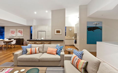 Spacious With Surf Views, Sunshine Beach - Hotel Accommodation 3