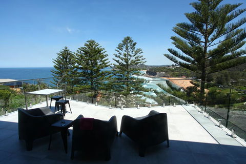 Spectacular Bilgola Beachhouse - Hotel Accommodation 0