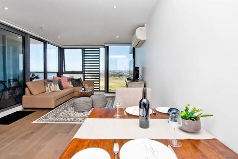 Spectacular Private Balcony Views With Pool - Hotel Accommodation 3