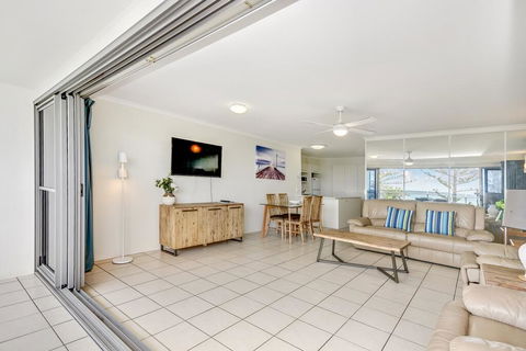 SPIN13- ESCAPE TO MOOLOOLABA - Hotel Accommodation 1