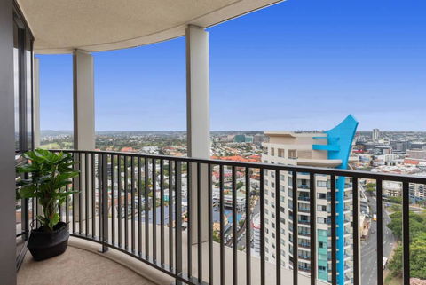 SPIRE - Fast Internet Monthly Stays W Carpark - Hotel Accommodation 3