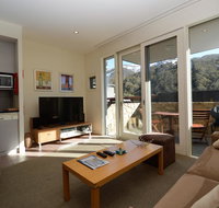 Squatters 1 - Hotel Accommodation