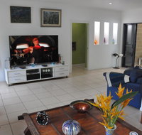 STUNNING MAGNETIC ISLAND HOMEPRIVATE LARGE POOLADULTS ONLY - Hotel Accommodation