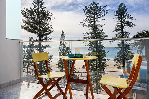 Sun Drenched Ocean View Apartment - Hotel Accommodation 1