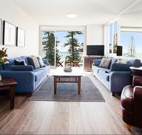 Sun Drenched Ocean View Apartment - Hotel Accommodation