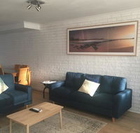 Sunlit Townhouse - Hotel Accommodation