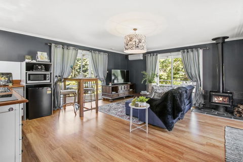 SUNNYDELL - Hotel Accommodation 2