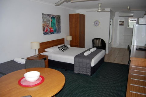 Sunseeker Motel - Hotel Accommodation 2
