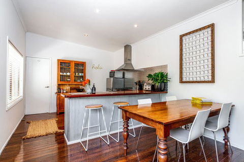 SUNSET BEACH SHACK On SURF - Hotel Accommodation 2