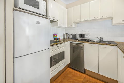 Super Convenient Apartment With Garden Views - Hotel Accommodation 3