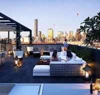 Superb 2BR APT FREE car park Great Location - Hotel Accommodation