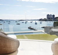 Superb 3 bedroom 2 bathroom first level waterfront - Hotel Accommodation