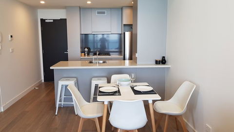 Supercar Fan's Dream - Track Side Apartment #1 - Hotel Accommodation 2
