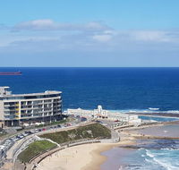 Supercar fan's dream - track side apartment 1 - Hotel Accommodation