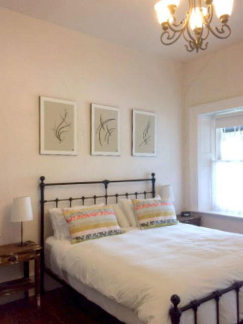 Surgeon's Cottage - Hotel Accommodation 3