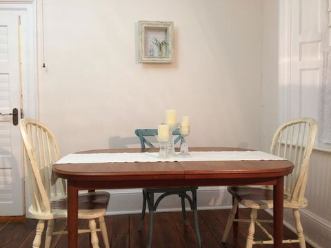 Surgeon's Cottage - Hotel Accommodation 2