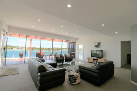 Sybella - Hotel Accommodation 3