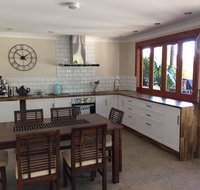 TAKURA HEIGHTS Modern Country Apartment with pool access - Hotel Accommodation