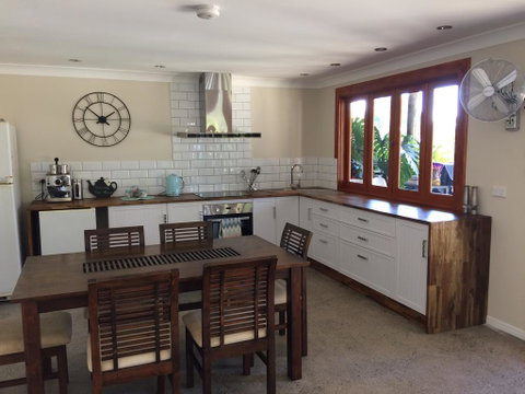 TAKURA HEIGHTS Modern Country Apartment With Pool Access - Hotel Accommodation 0