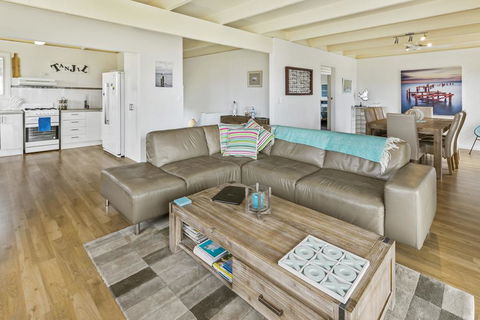 Tanjil - A Stroll From The Water In Paynesville - Hotel Accommodation 3