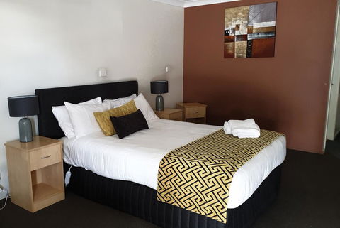 Tenterfield Tavern And Motor Inn - Hotel Accommodation 0