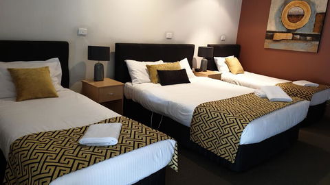 Tenterfield Tavern And Motor Inn - Hotel Accommodation 1