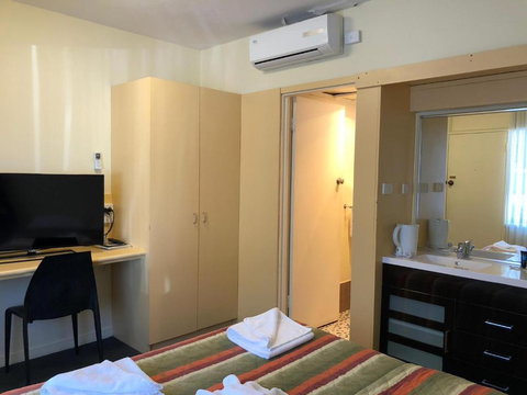 The Astor Suites - Hotel Accommodation 1