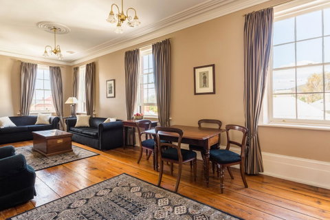 Grand Old Duke - Hotel Accommodation 0