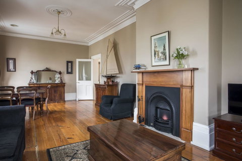 Grand Old Duke - Hotel Accommodation 5