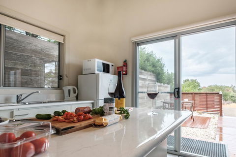 Hazards Escape - The Top Shack & The Short Stack - Hotel Accommodation 1