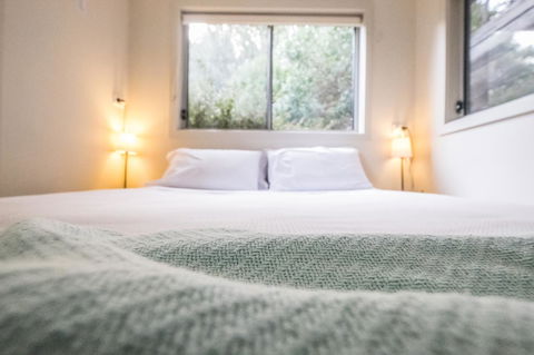 Hazards Escape - The Top Shack & The Short Stack - Hotel Accommodation 2