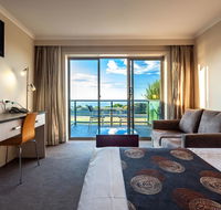 Beachfront Bicheno - Hotel Accommodation