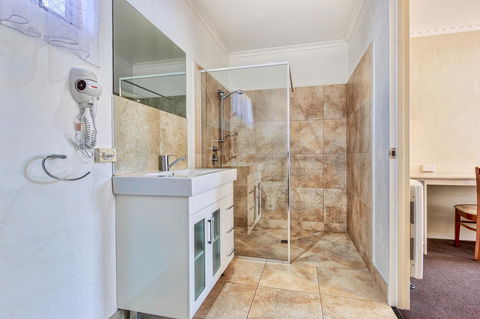 Wintersun Gardens Motel - Hotel Accommodation 9