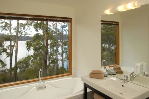 Stewarts Bay Lodge - Hotel Accommodation 28