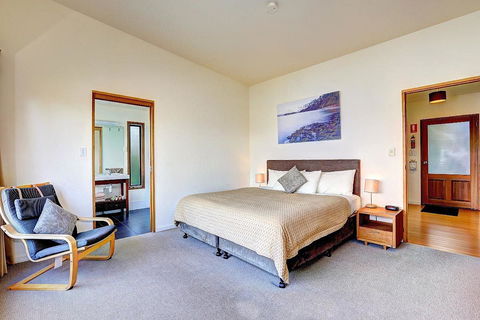 Stewarts Bay Lodge - Hotel Accommodation 36