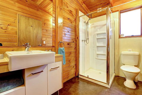 Stewarts Bay Lodge - Hotel Accommodation 38