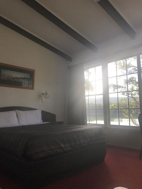 The Fox And Hounds Historic Hotel - Hotel Accommodation 15