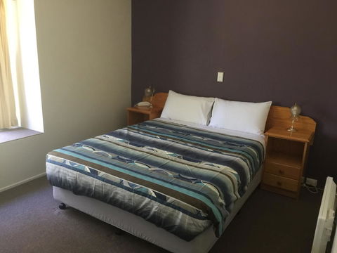 The Fox And Hounds Historic Hotel - Hotel Accommodation 10