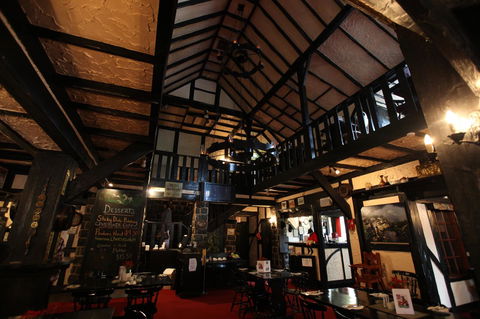 The Fox And Hounds Historic Hotel - Hotel Accommodation 36