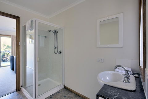 Freycinet Sanctuary 5 - Hotel Accommodation 8