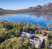Freycinet Timber Cottage 1 - Hotel Accommodation