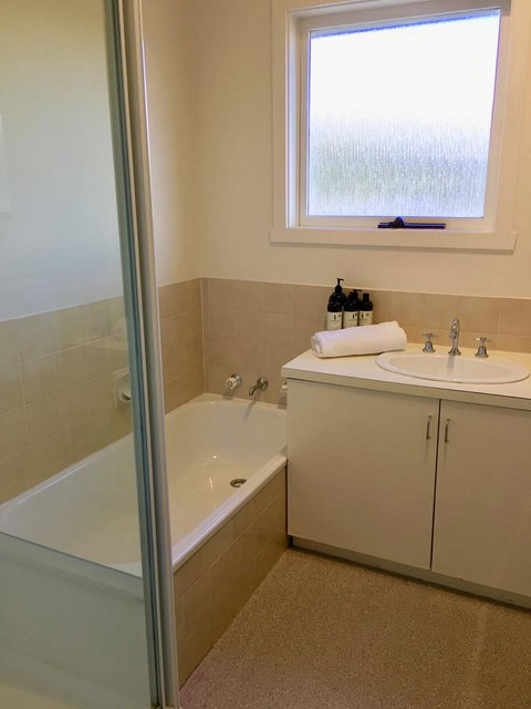 4 At 8 Townhouse Newcastle St - Hotel Accommodation 9