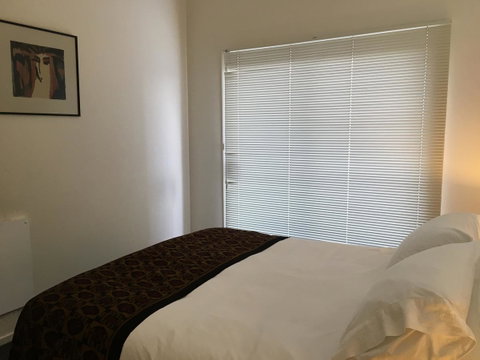 4 At 8 Townhouse Newcastle St - Hotel Accommodation 6