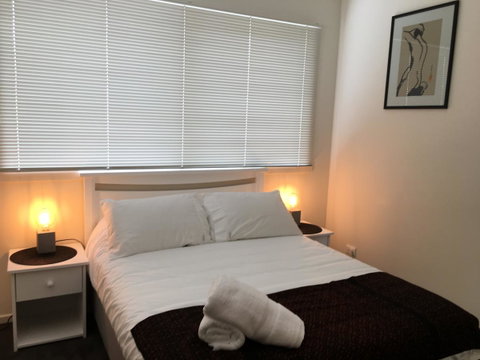 4 At 8 Townhouse Newcastle St - Hotel Accommodation 2