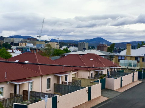 4 At 8 Townhouse Newcastle St - Hotel Accommodation 5