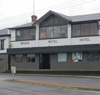 Bridge Hotel - Hotel Accommodation