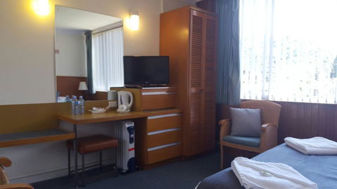 Mt Lyell Motor Inn - Hotel Accommodation 32