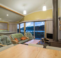 Arthur Riverfront and Sea Lodge downstream - Hotel Accommodation