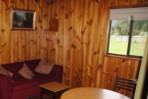 The Wombat Cottage - Hotel Accommodation 6