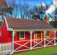 Platypus Playground Riverside Cottage - Hotel Accommodation